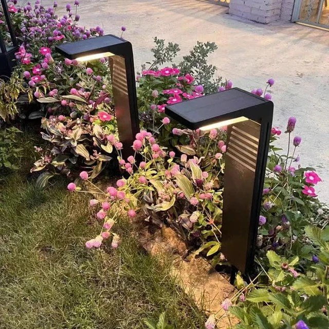 Solar Garden Light – Elegant & Eco-Friendly Outdoor Illumination