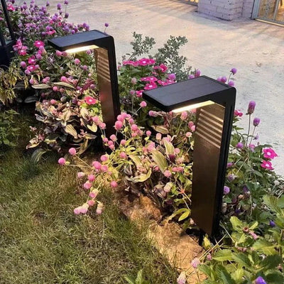 Solar Garden Light – Elegant & Eco-Friendly Outdoor Illumination