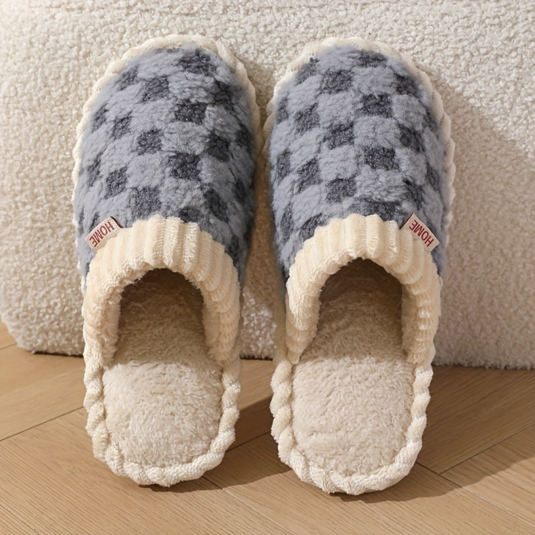 Closed-Toe Winter Slippers – Soft Fleece Lined Indoor Shoes