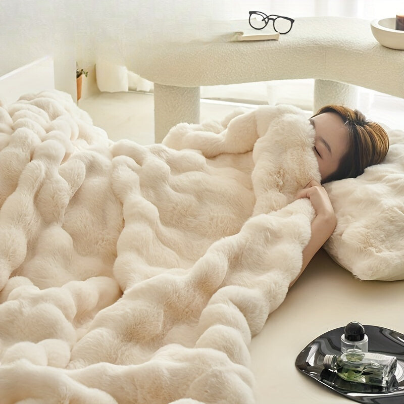 Double-Sided Fleece Blanket – Soft, Warm & Stylish for All Seasons