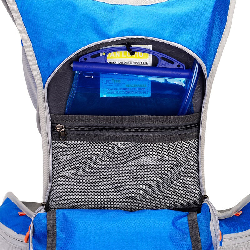Travellite Outdoor Lightweight Waterproof Backpack with Hydration Bladder
