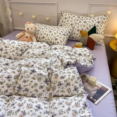 Soft Floral Comforter Cover for Elegant Bedroom Decor