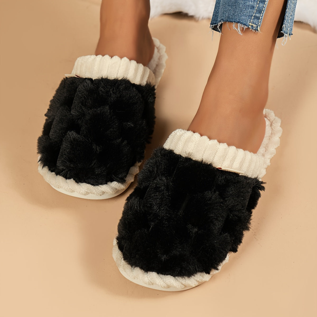 Closed-Toe Winter Slippers – Soft Fleece Lined Indoor Shoes