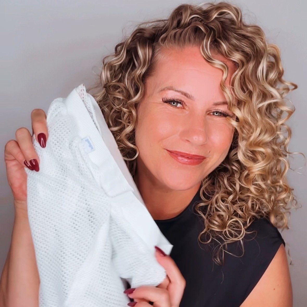 Net Plopping Cap for Curly Hair – Frizz-Free Drying Bonnet