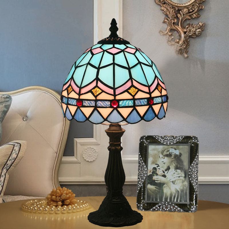 LightBreeze - Tiffany-style lamp made of colored glass with lead lines
