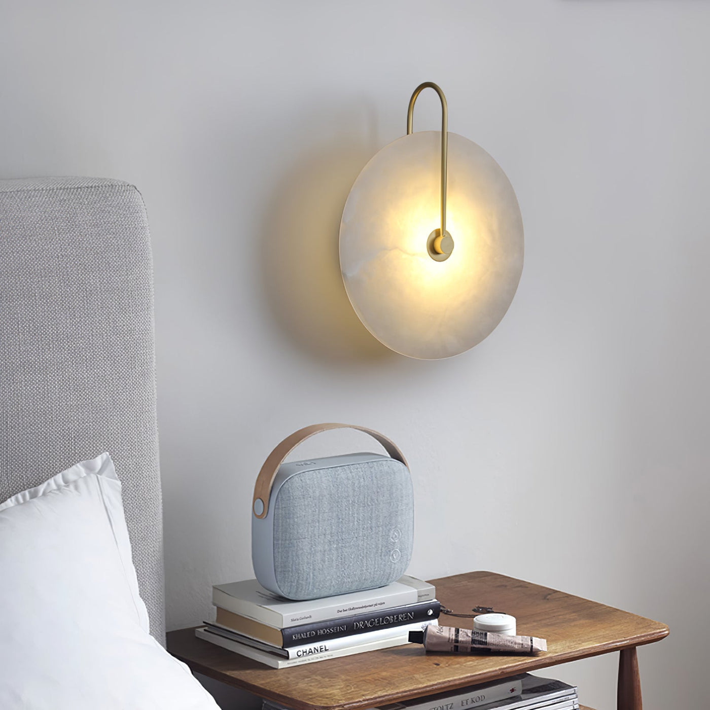 Alabaster LED Wall Lamp – Modern Ambient Lighting