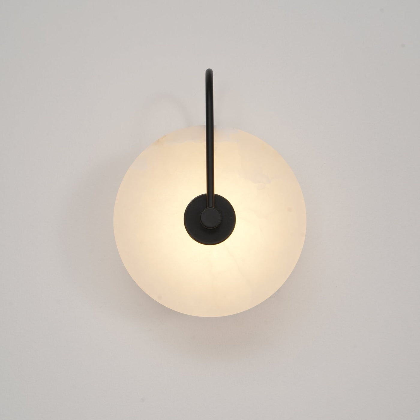 Alabaster LED Wall Lamp – Modern Ambient Lighting