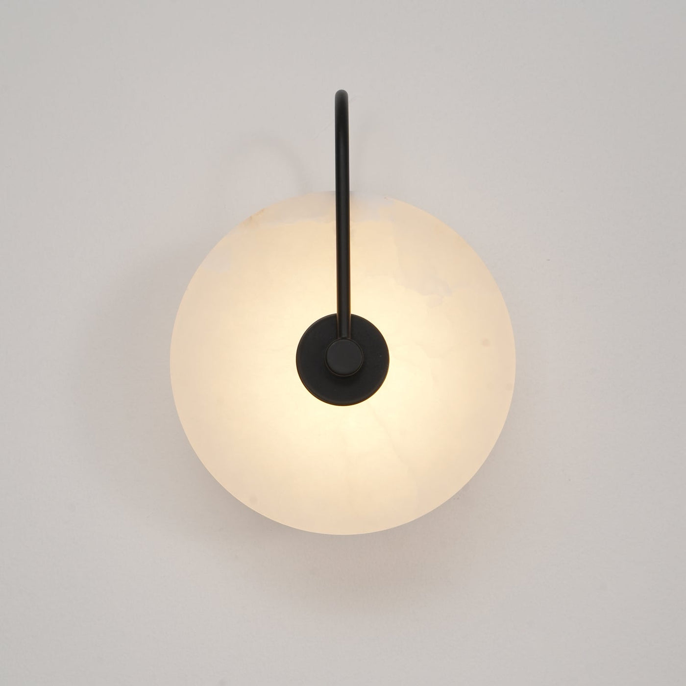 Alabaster LED Wall Lamp – Modern Ambient Lighting
