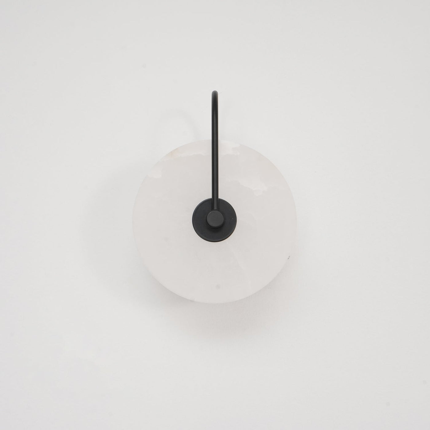 Alabaster LED Wall Lamp – Modern Ambient Lighting