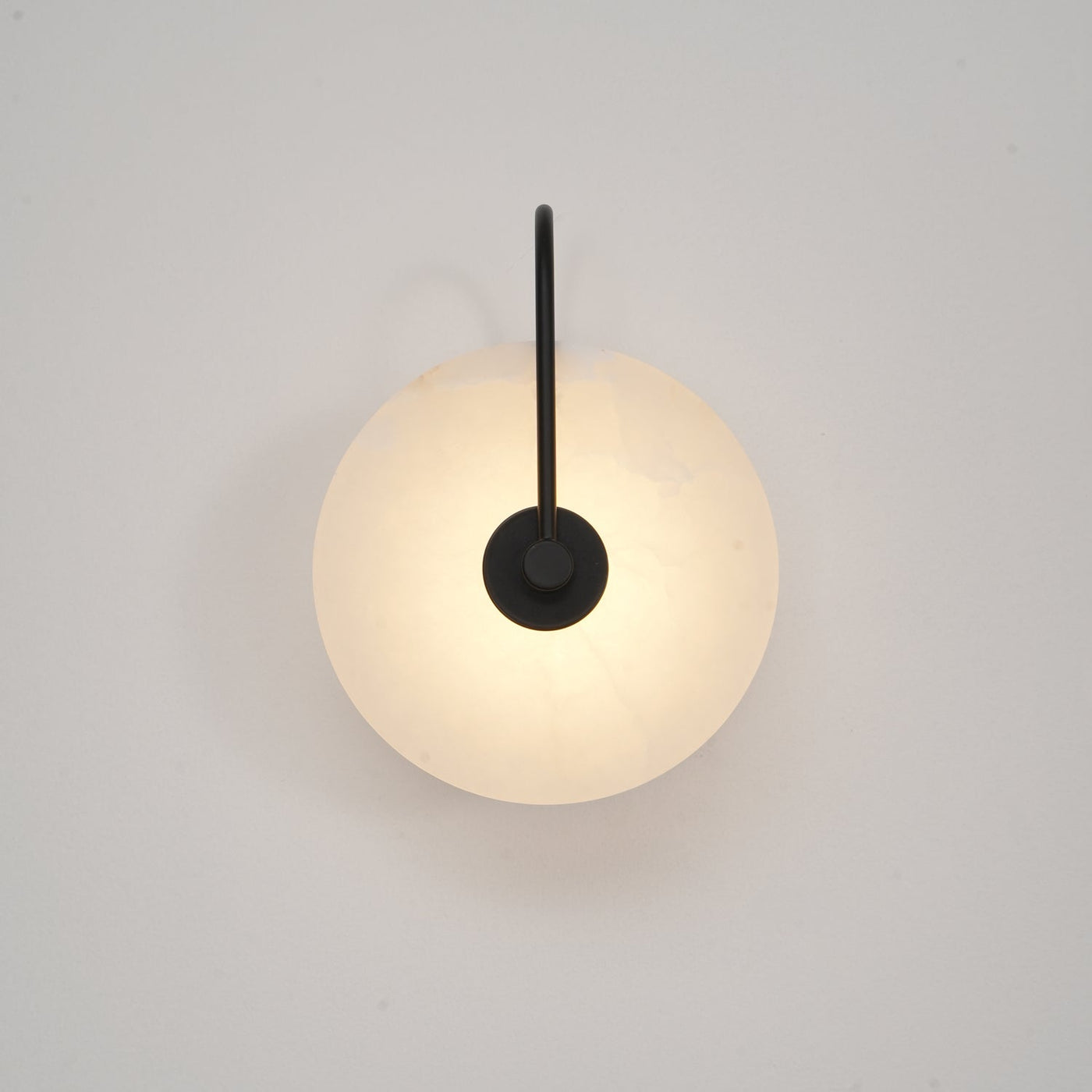 Alabaster LED Wall Lamp – Modern Ambient Lighting