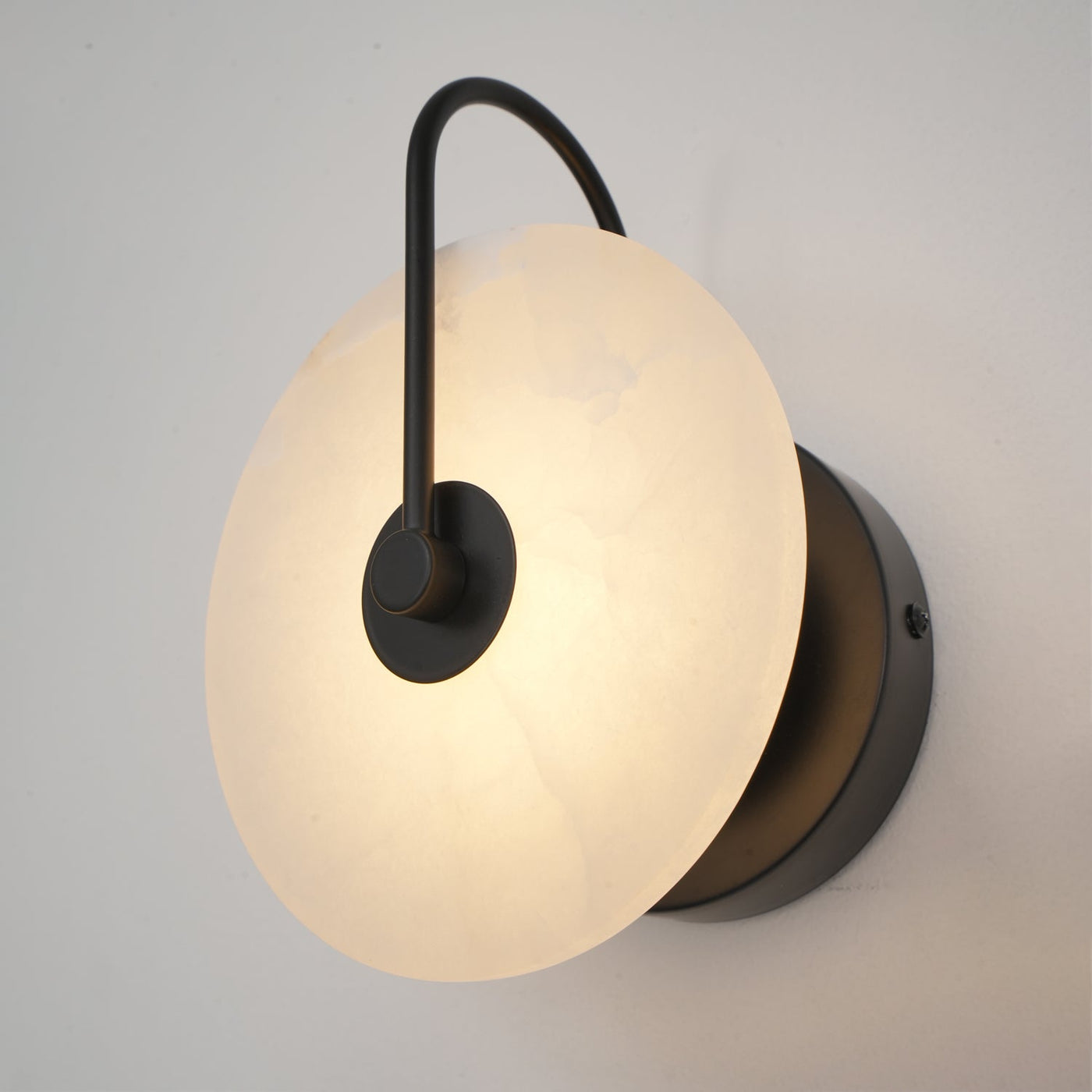 Alabaster LED Wall Lamp – Modern Ambient Lighting