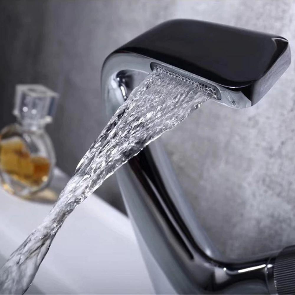 Modern Bathroom Sink Mixer Faucet – Stylish Chrome Tap
