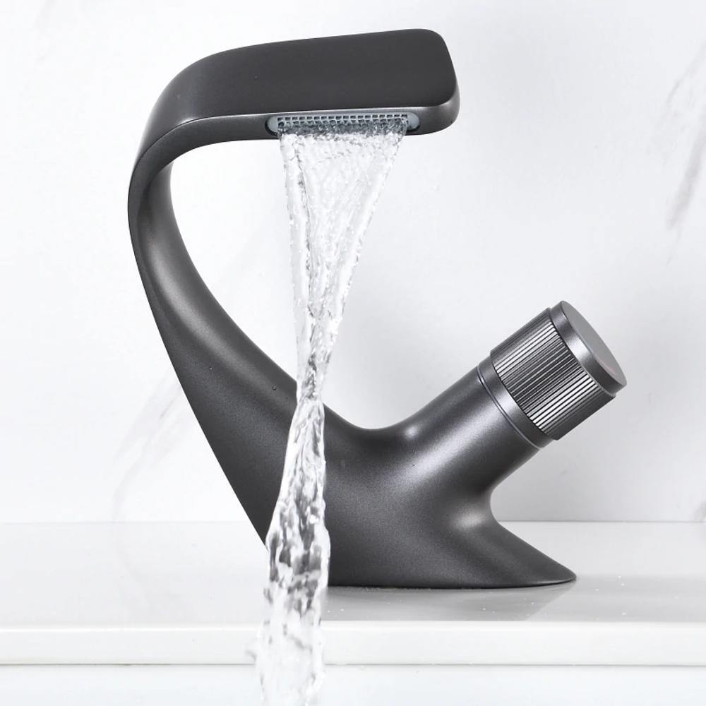 Modern Bathroom Sink Mixer Faucet – Stylish Chrome Tap