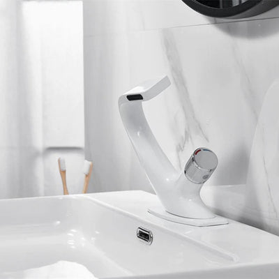 Modern Bathroom Sink Mixer Faucet – Stylish Chrome Tap