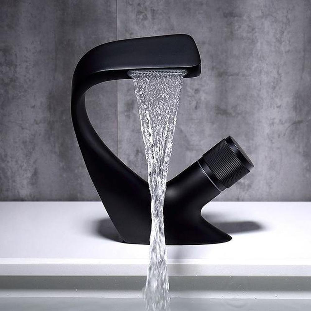 Modern Bathroom Sink Mixer Faucet – Stylish Chrome Tap