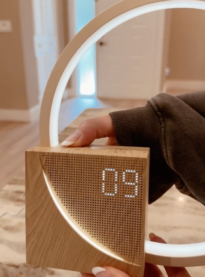Sunrise Simulation Alarm Clock with Built-In Charger