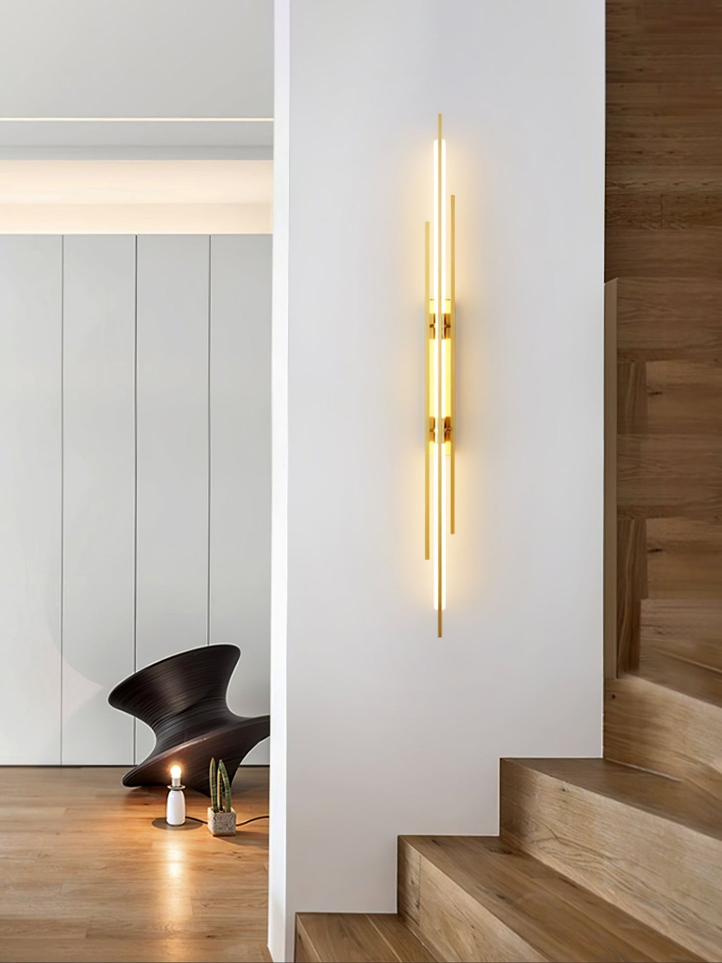 LuxeHalo – Opulent Gold Wall Light for Elegant Spaces
