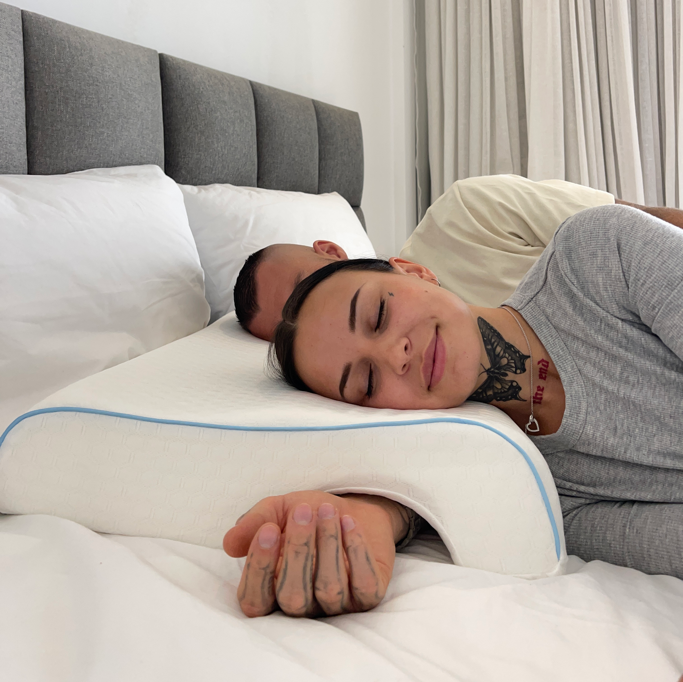 CouplePillow – Memory Foam Pillow for Comfortable Cuddling