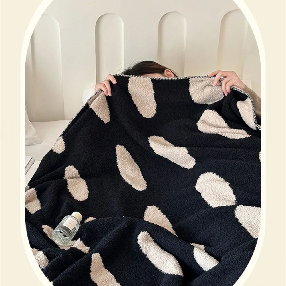 Reversible Polka Dot Fleece Blanket for Sofa and Bed