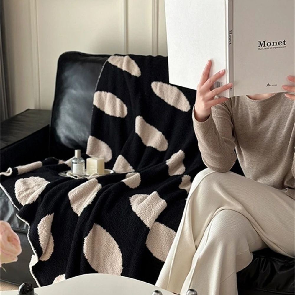 Reversible Polka Dot Fleece Blanket for Sofa and Bed