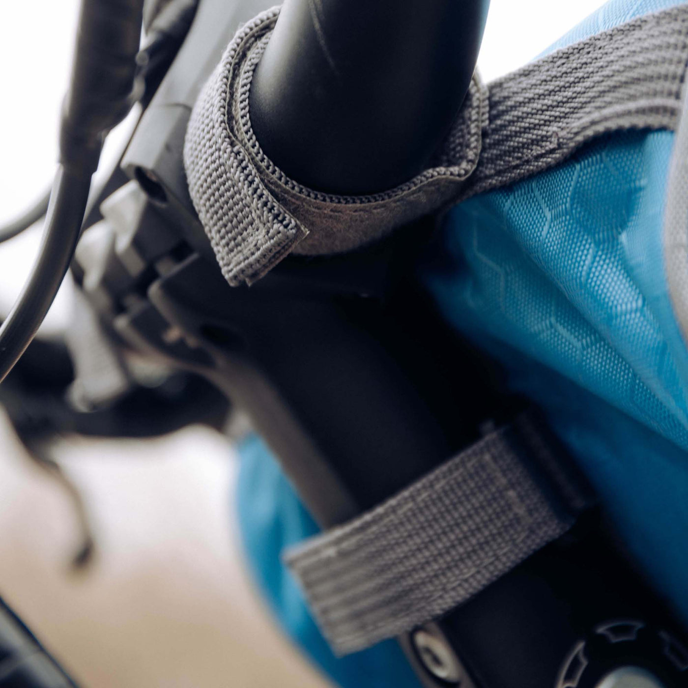 EasyNavigator Deluxe Waterproof Bicycle Handlebar Bag