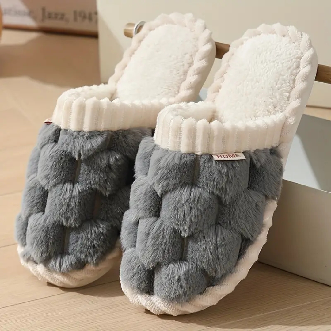 Closed-Toe Winter Slippers – Soft Fleece Lined Indoor Shoes