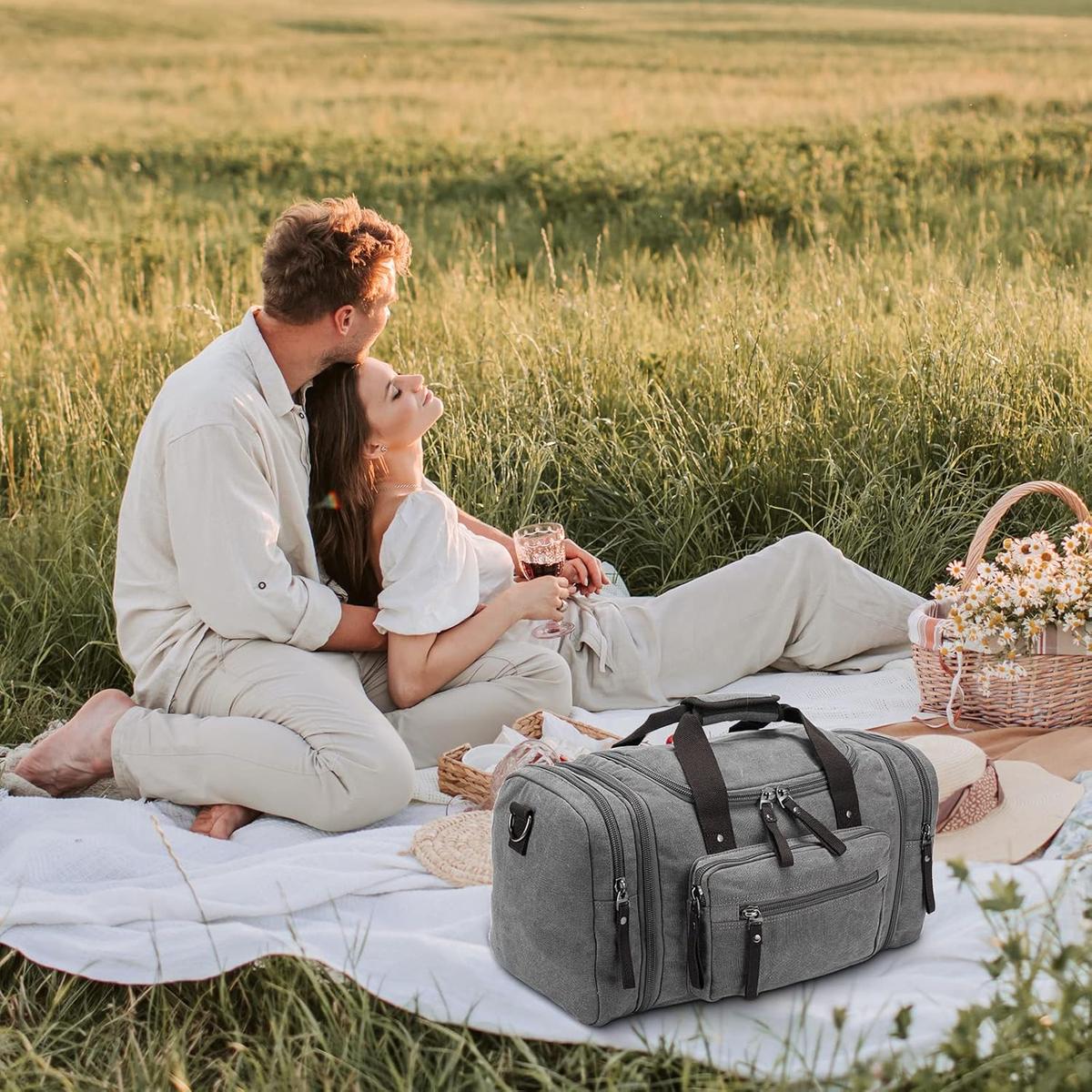 Expandable Canvas Travel Duffle Bag with 40–50L Capacity