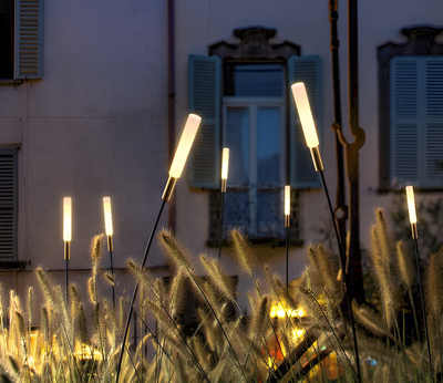 Garduru Modern Solar Outdoor LED Lamps – Weather-Resistant Lighting