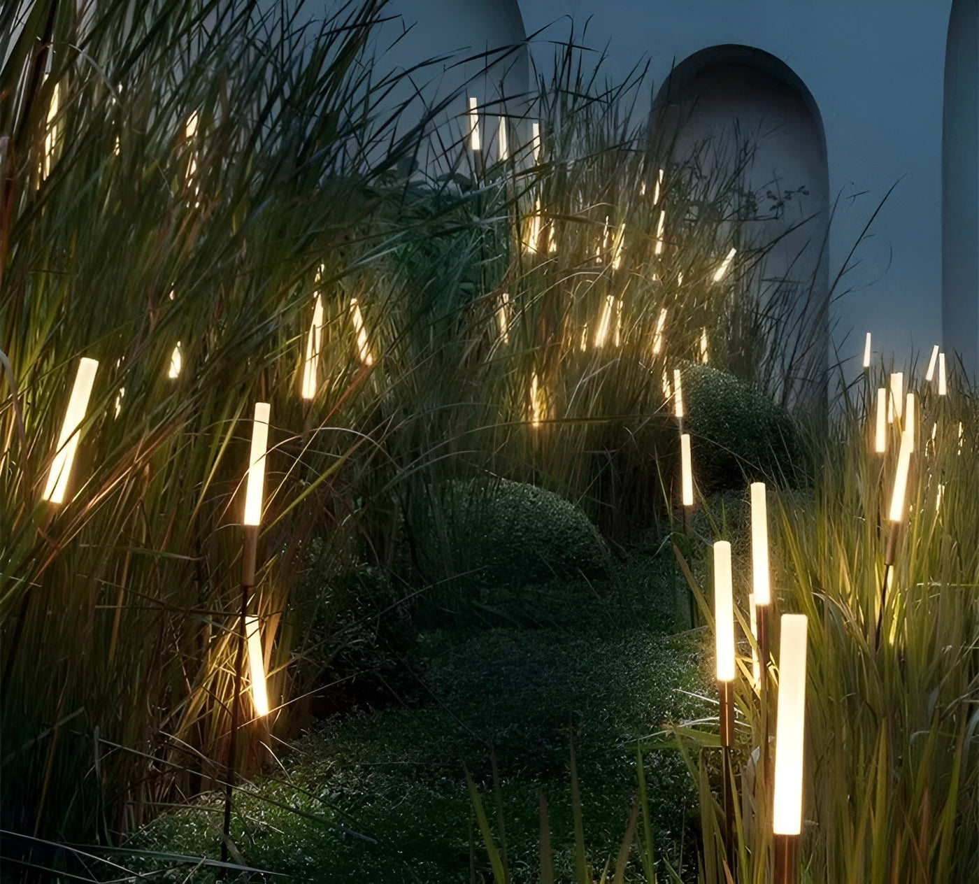 Garduru Modern Solar Outdoor LED Lamps – Weather-Resistant Lighting