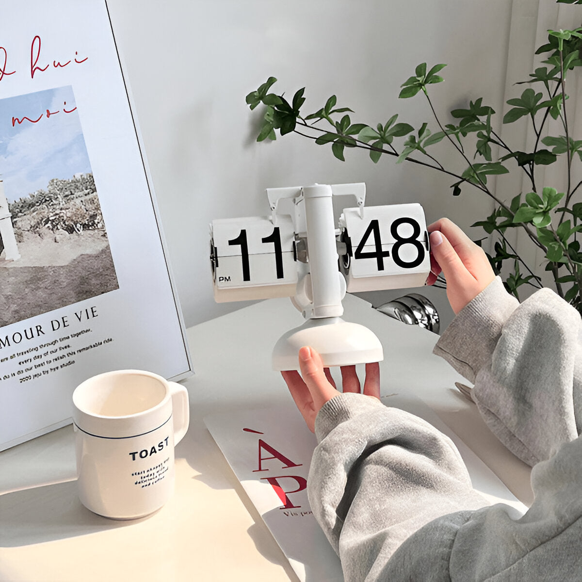 Minimalist Flip Clock Automatic Retro Desk Clock