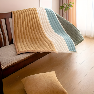 PolyesPlush Sofa Cover – Non‑Slip Pet‑Friendly Couch Protector