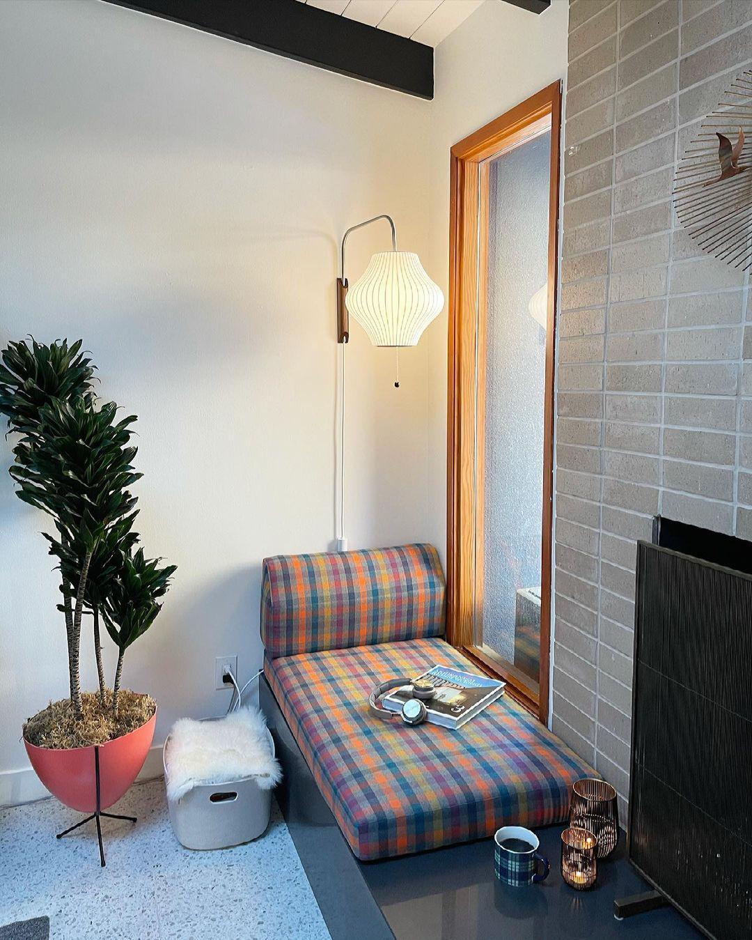 Mid-Century Modern LED Wall Sconce Light