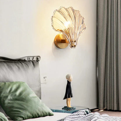 CoralBeam – Shell-Shaped Glass Wall Light