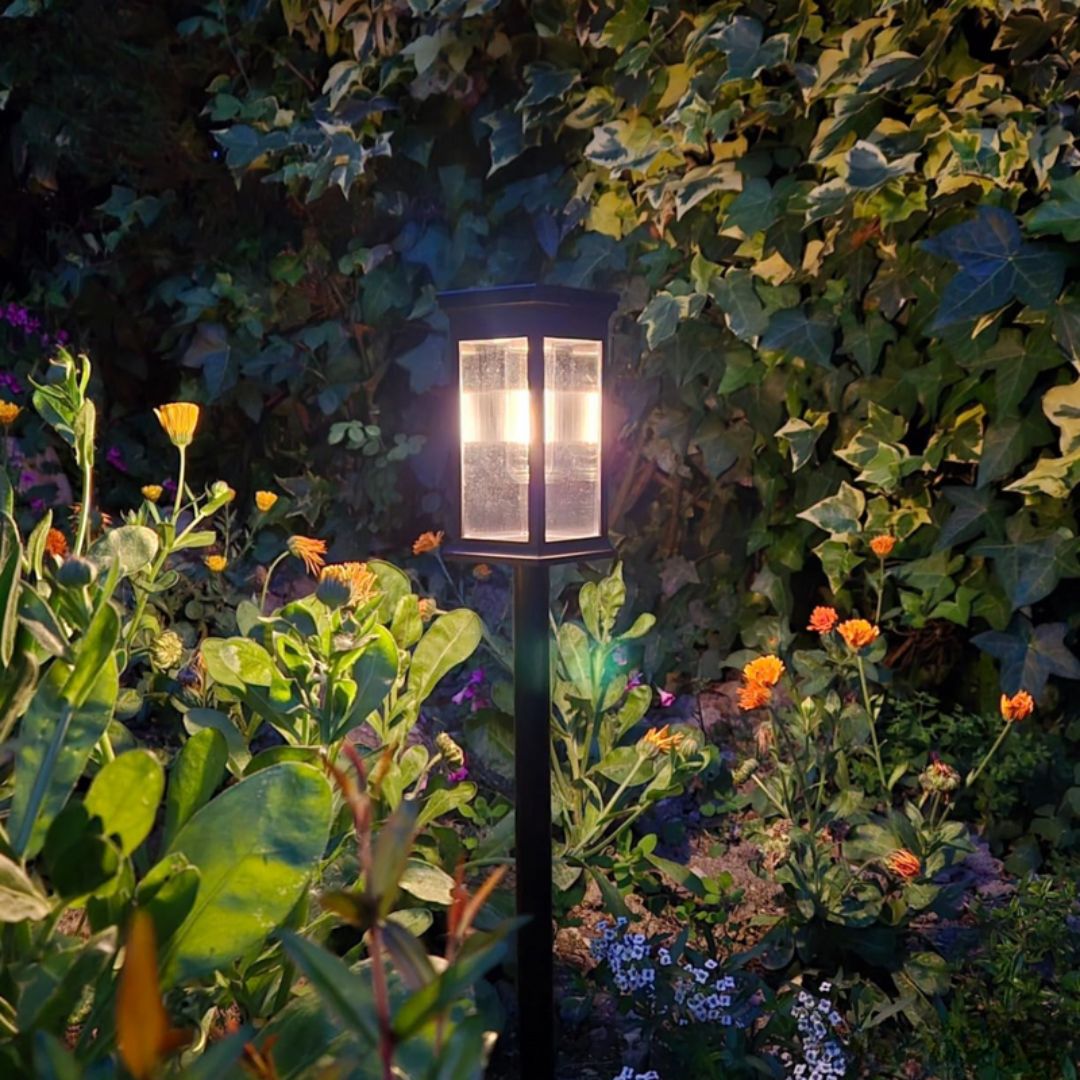 Wireless Solar Garden Lantern – GlowPath