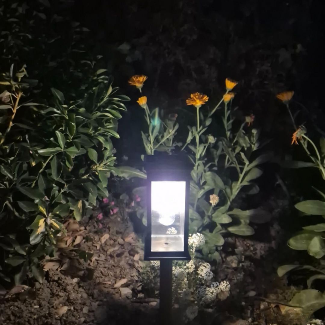 Wireless Solar Garden Lantern – GlowPath