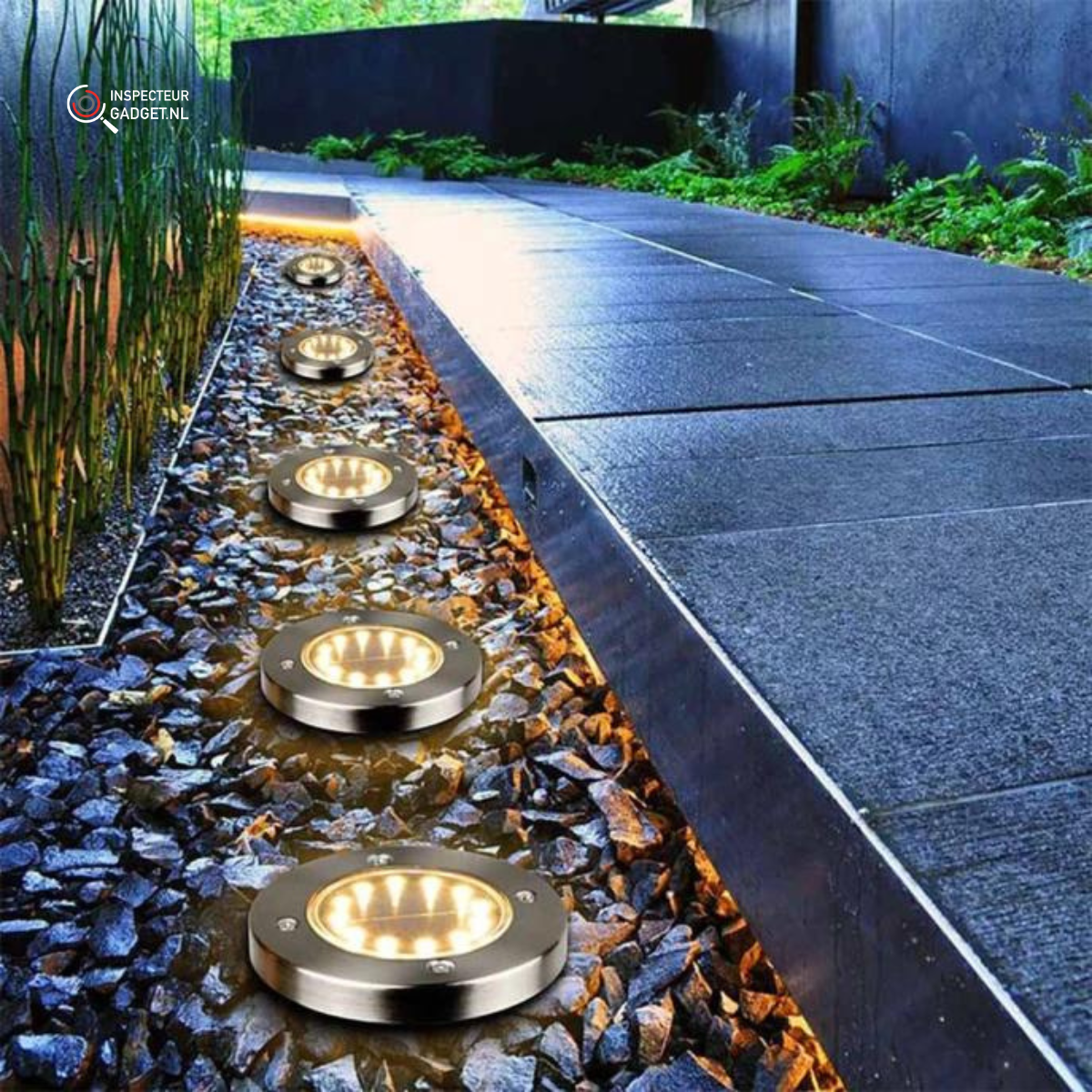Deluxe Wireless Solar Garden Lights – 8 LED Lamps