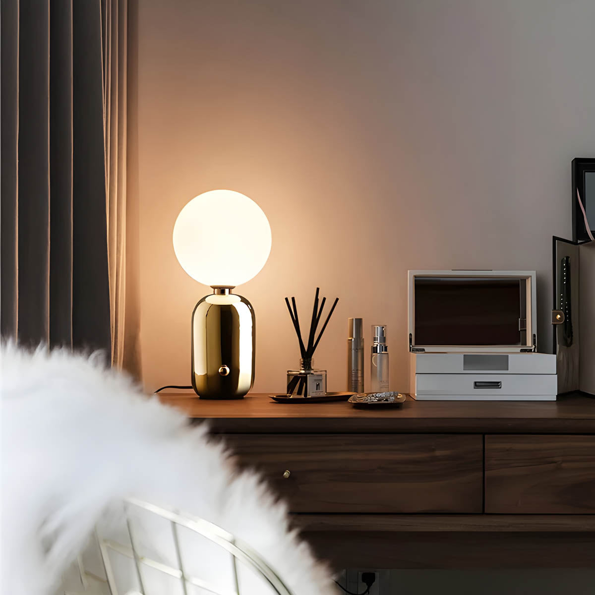 RAISO Elegant Table Lamp