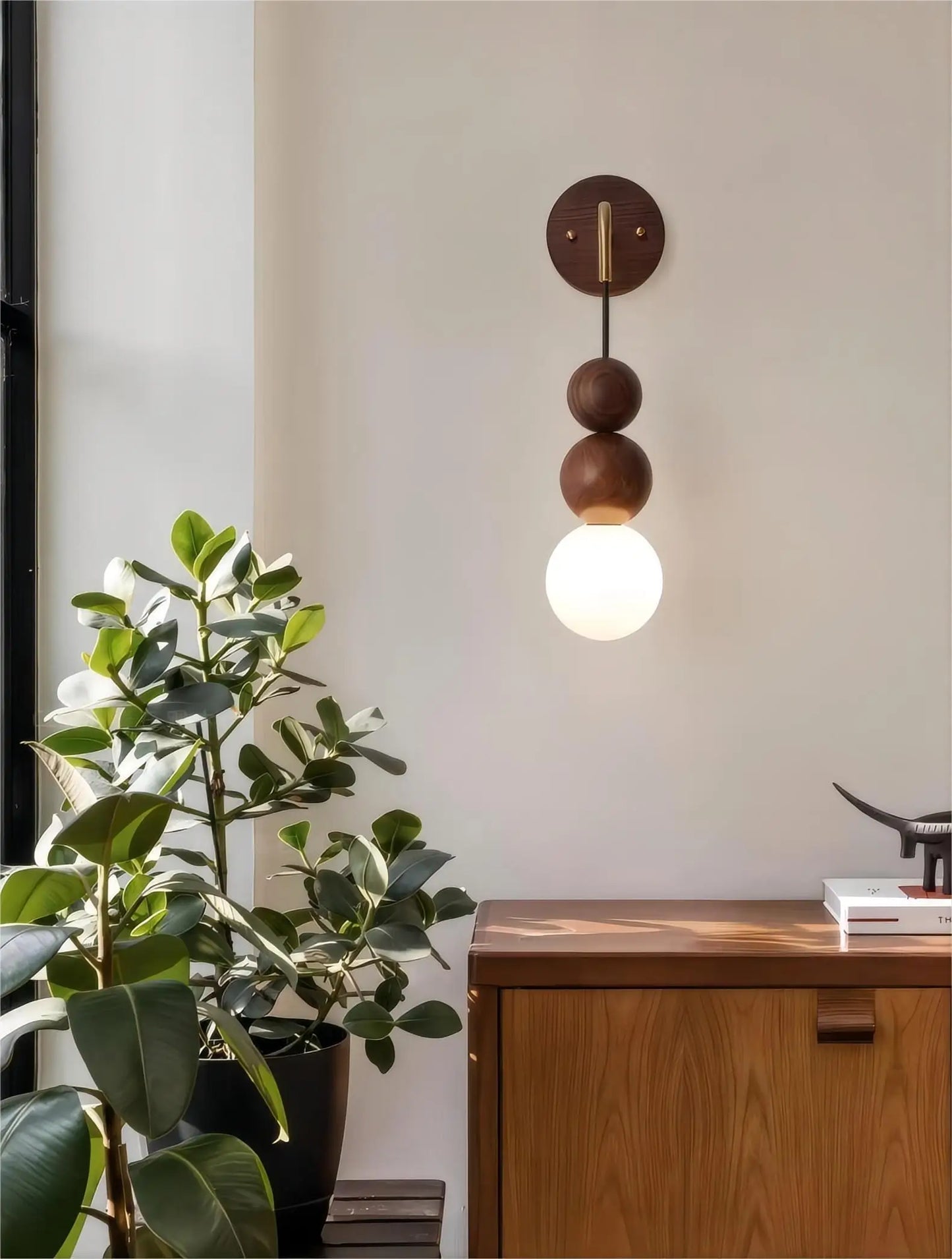 ShadowLuxe – Modern Wall Lamp with Walnut and Gradient Glass