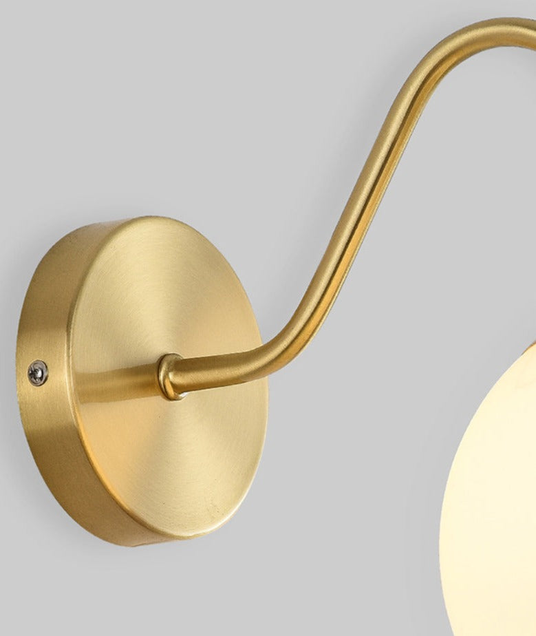CircleLuxe – Scandinavian Wall Light with Adjustable Lighting
