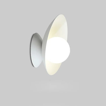 MinimalGlow  – Sleek Wall Lamp with Energy-Efficient LED