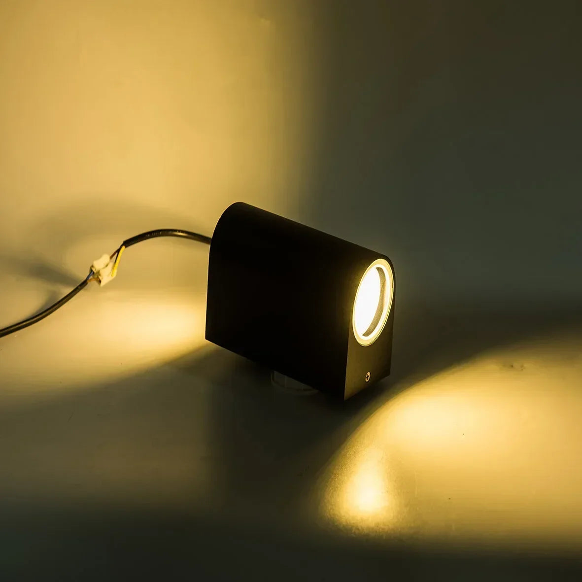 Modern LED Outdoor Wall Light Up Down Aluminum