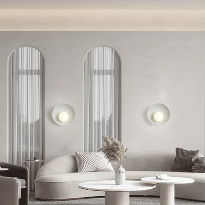 MinimalGlow  – Sleek Wall Lamp with Energy-Efficient LED