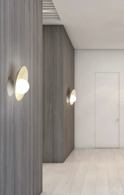 MinimalGlow  – Sleek Wall Lamp with Energy-Efficient LED