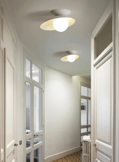MinimalGlow  – Sleek Wall Lamp with Energy-Efficient LED