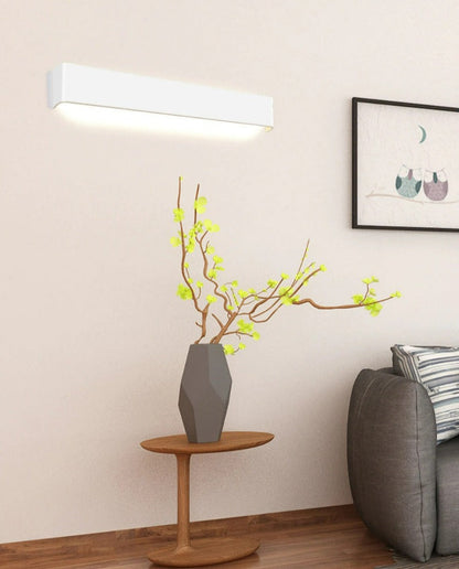 LumaGlow – Contemporary Wall Light