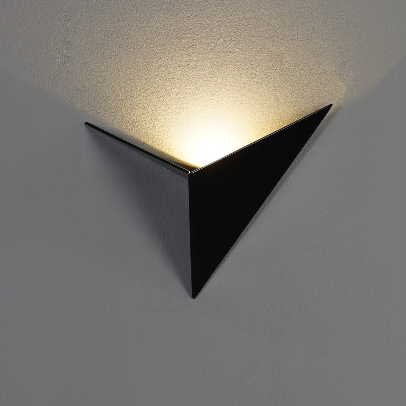 Modern LED Triangular Wall Lamp for Stylish Interiors