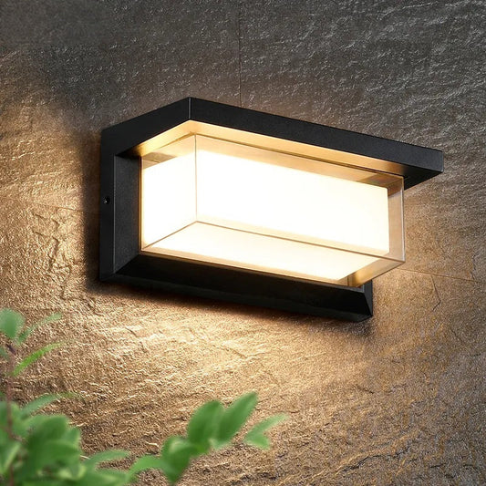 GarGlow – Elegant Outdoor Wall Light