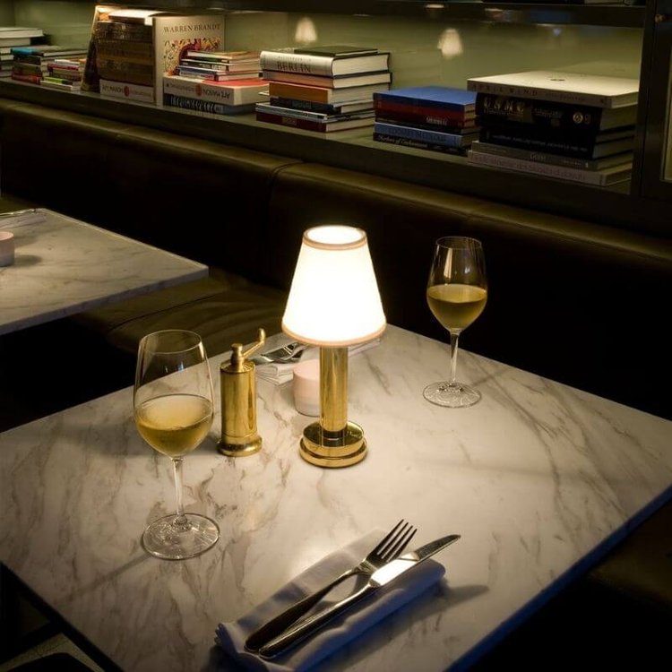 Doku Elegant Wireless Table Lamp