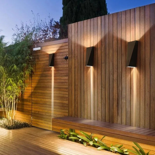 RayLume – Sleek Outdoor Wall Light for Modern Illumination