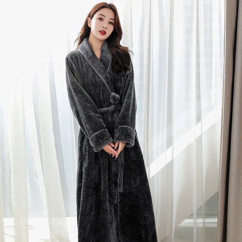 Evi Plush Bathrobe – Cozy Stylish Winter Lounge Robe